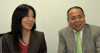 日本ミリポアの本田 光雅 氏(右)と石井 直恵 氏(左)