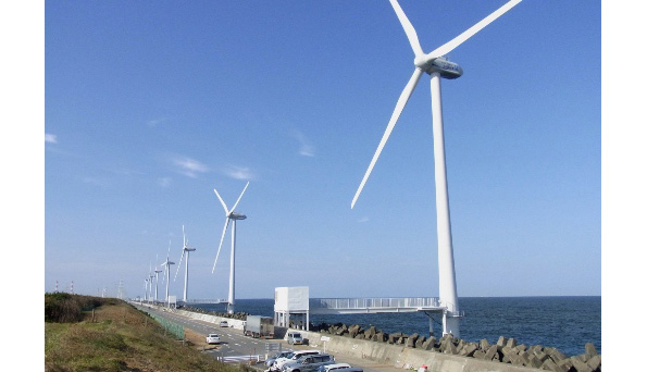 茨城県神栖市で稼働する洋上風力発電設備
