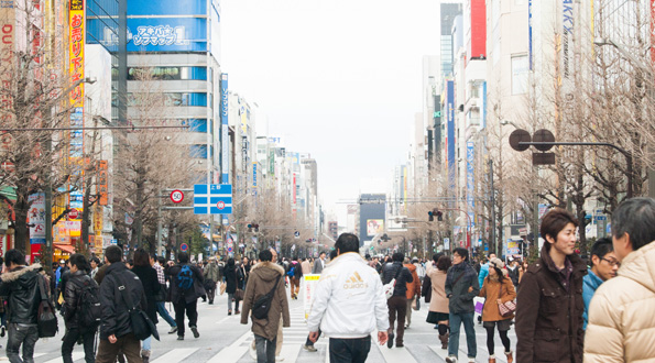 日本の家電を求めて海外観光客が集まる秋葉原