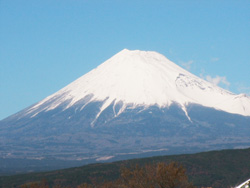 静岡県側の富士山麓には休止中のモノも含めると1800本もの井戸があるという「富士山 Mt.Fuji」 By densetsunopanda