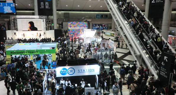 2011年の東京モーターショー。今年のITS世界会議東京大会は2013年同ショーと連携。