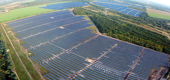 大規模太陽光発電所　ドイツ　166MWp（うち148MWpをカナディアン・ソーラーが供給）