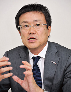 伊藤 雅文 氏