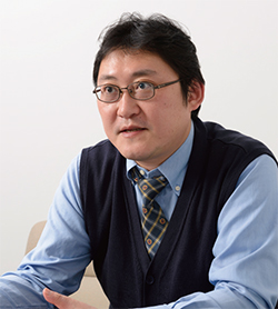 小笠原潤一 氏