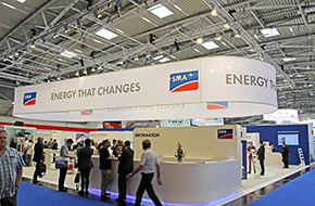 ドイツ・ミュンヘンで開催された「Intersolar Europe」のSMAブース。展示会最大規模のブースで会場をにぎわせた