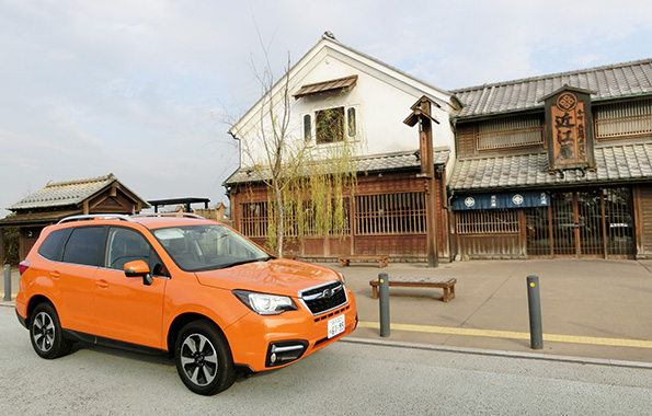 東北自動車道の羽生パーキングエリアにて。江戸の情緒を感じる建物を再現。