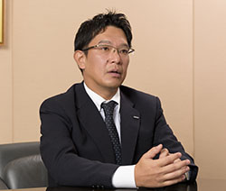 小野賢次氏