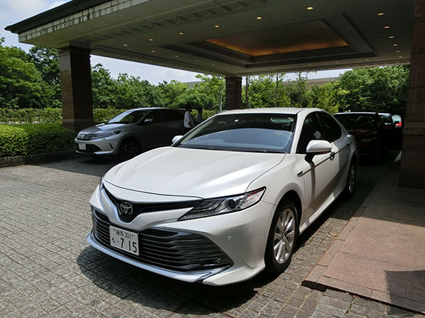 スポーティなセダンへの変身した、新型カムリ。