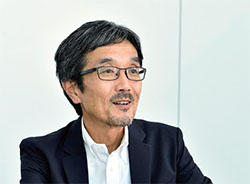 岸　雄治 氏