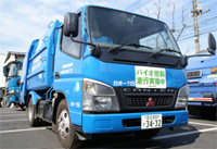 走行実験中のバイオ燃料車
