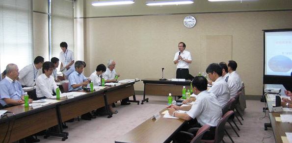 御前崎港再生可能ネルギー導入検討協議会 第1回協議会の様子