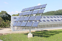 トラッキング太陽光発電システム(自社設置写真)