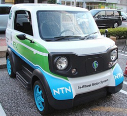 NTN株式会社 超小型モビリティ（写真は2013年10月に三重県伊勢市に貸与したもの）