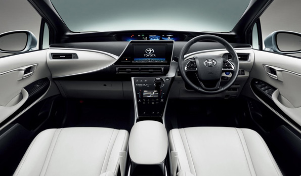 新型燃料電池車(FCV)「MIRAI(ミライ)」 内装