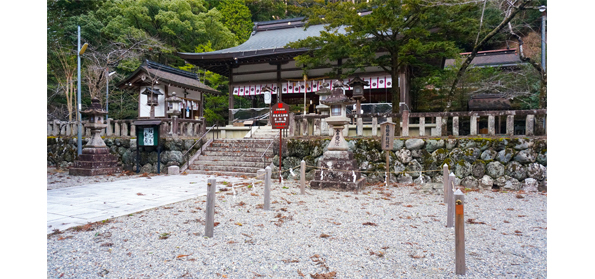 水の神様「罔象女神(みづはのめのかみ)」を祀る丹生川上神社(にうかわかみじんじゃ)中社