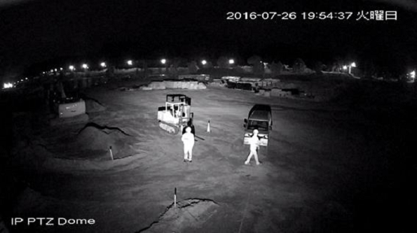 夜間監視のカメラの映像