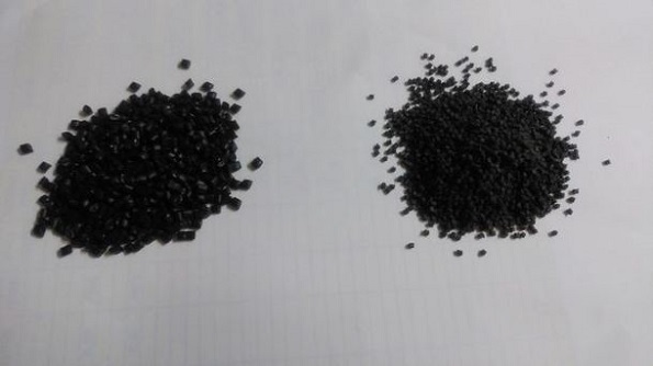 使用済みパレットから作ったポリプロピレン（PP）再生ペレット（左）、セルロースナノファイバーを複合化したマスターバッチ（右）