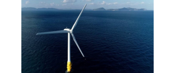 長崎県にある日本初の浮体式洋上風力発電「はえんかぜ」（出所：日本財団）