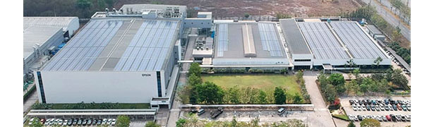 タイの製造拠点における、建屋の屋上を活用した太陽光発電システム（出所：エプソン）