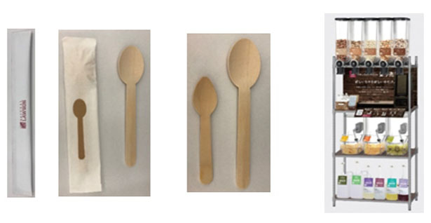 （画像左から）紙製袋に切り替える割り箸と木製化スプーン、食品量り売り什器（いずれもイメージ、出所：ローソン）