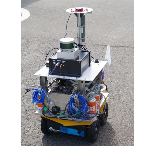 熱発電システムを用いた自律ロボット（出所：ダイニチ工業）