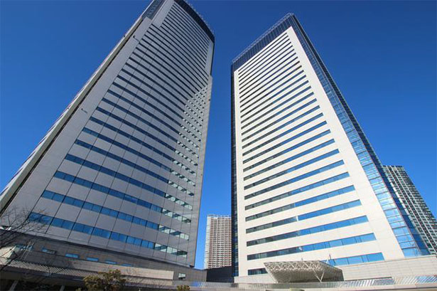 豊洲センタービル（左）と豊洲センタービルアネックス（右）（出所：NTTデータ）