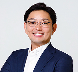 小長井 教宏氏 NextDrive 執行役員 ビジネス推進室 室長 野村総合研究所（台湾）のインフラ・土地開発部門のディレクターなどを歴任後、現職。