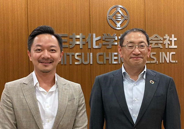 （左） Apeiron Bioenergy, Managing Director Chris Chen氏／ （右）三井化学 代表取締役専務執行役員 芳野 正氏（出所：三井化学）