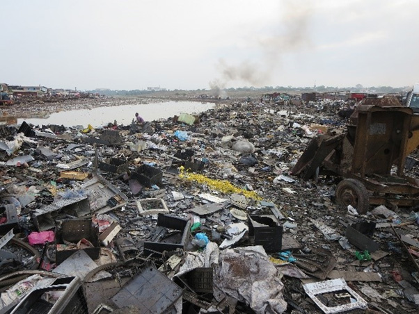ガーナ　アグボグブロシー地区における電子廃棄物の現状（出所：伊藤忠商事ｈ）