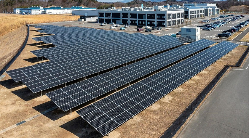 福島県環境創造センターに設置した太陽光発電所（出所：NTTアノードエナジー）