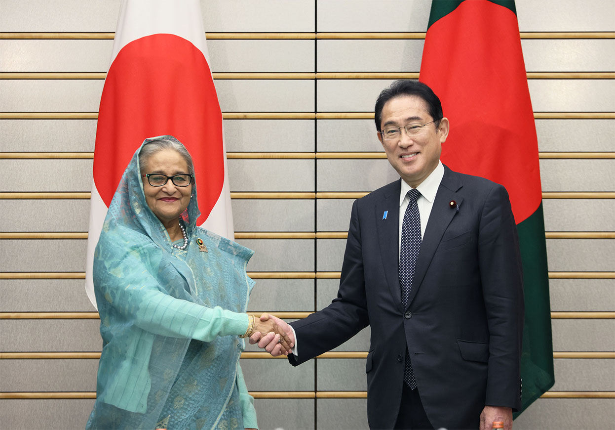握手を交わす両首脳(出所:首相官邸)