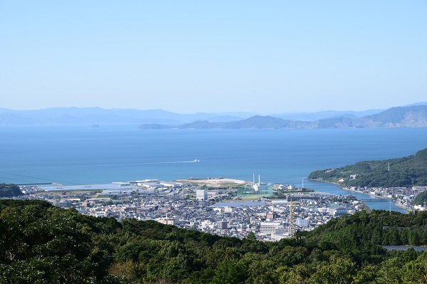 連載02_01_現水俣市街と八代海_600