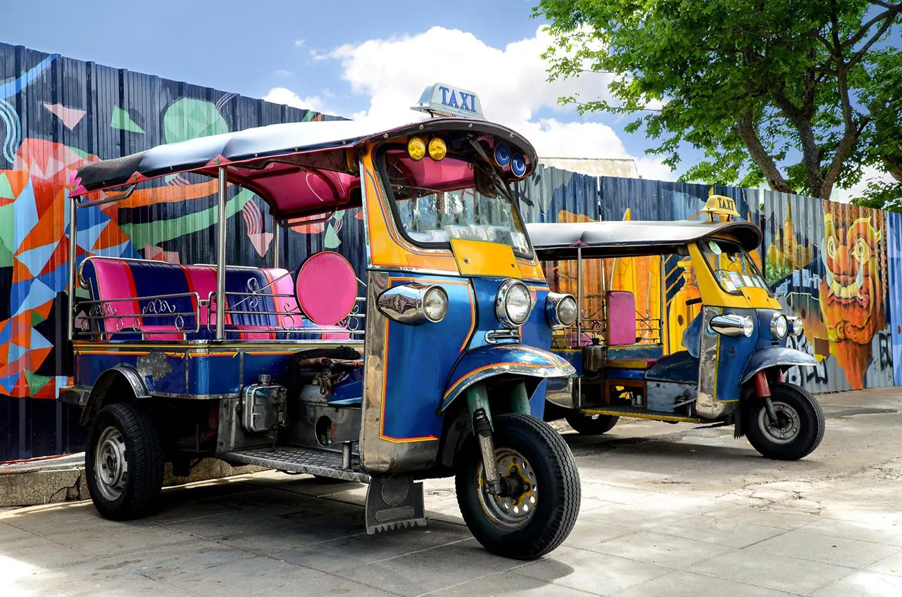 タイで広く利用されている交通手段トゥクトゥク（出所：PIXTA）