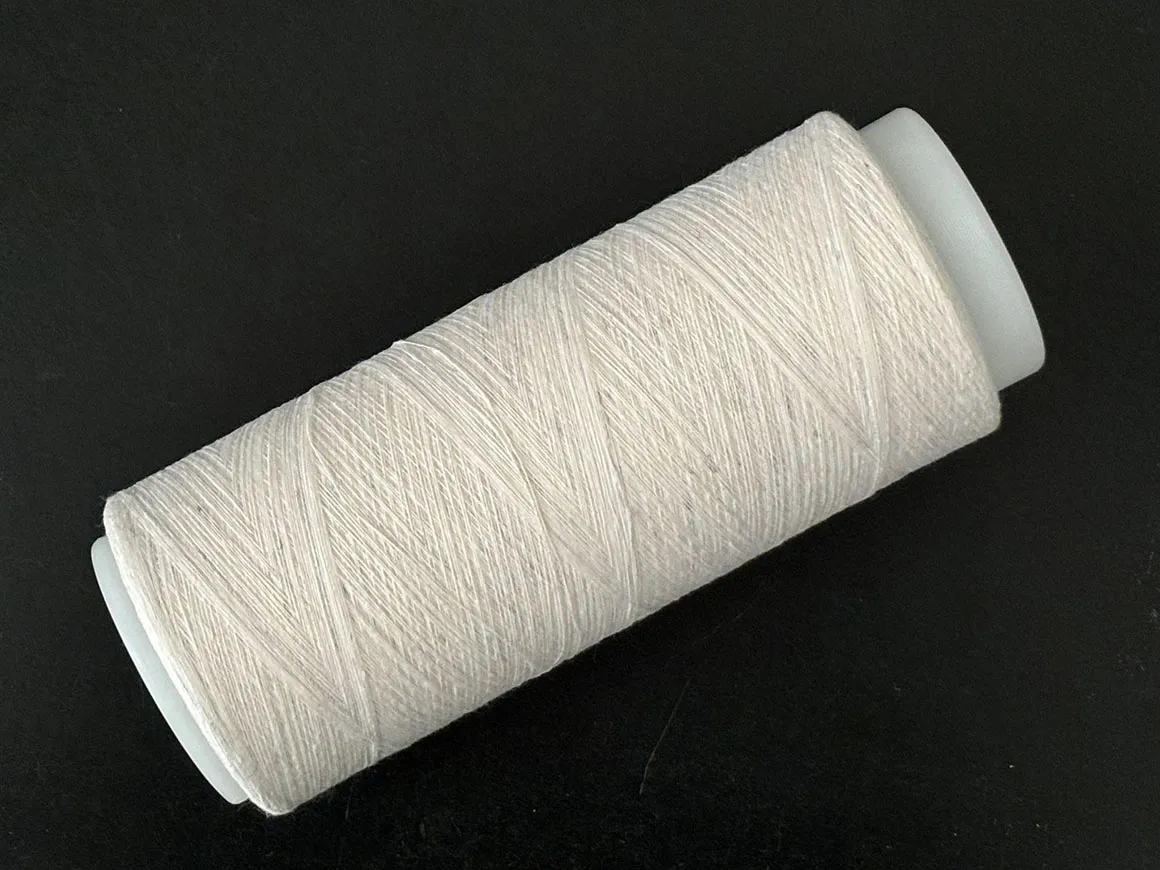 ドライファイバーテクノロジーで解繊した繊維を50％使用したコットン糸の試作品（出所：セイコーエプソン）