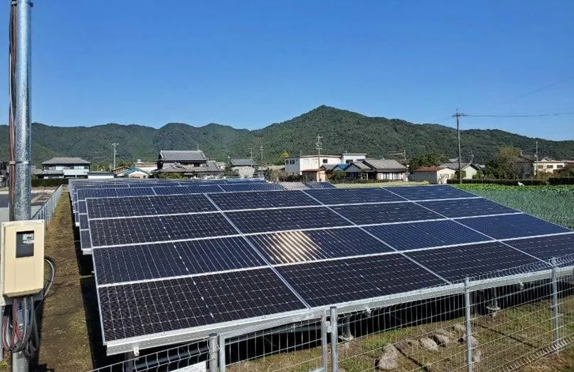 小規模分散型太陽光発電所の設置例（出所：レノバ）