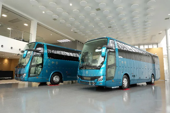 排出権付リースの対象となる高級観光バス「YUI PRIMA OLIVIA」（出所：三井住友ファイナンス＆リース）