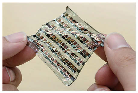 厚さ0.003mmの超薄型有機太陽電池（理化学研究所）