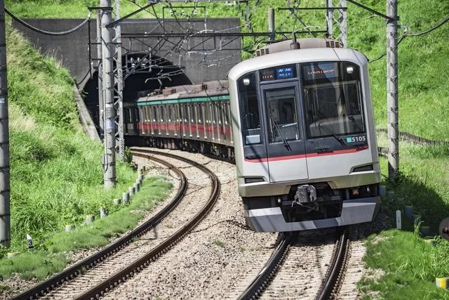 東急田園都市線5000系(出所:PIXTA)