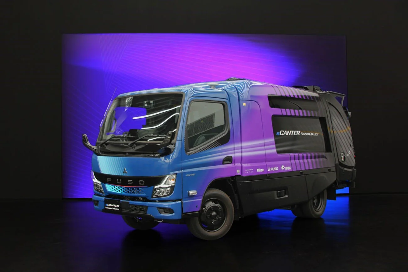 自動追尾式ごみ収集車「eCanter SensorCollect」（出所：三菱ふそうトラック・バス）