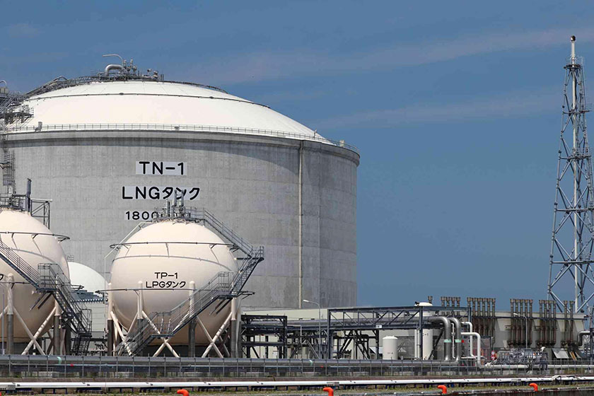 LNGは石炭や石油などほかの化石燃料に比べるとCO<sub>2</sub>排出量が少ない(出所:PIXTA)