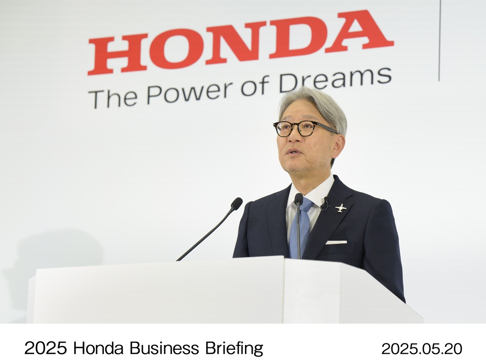 2025ホンダビジネスアップデートで会見する三部敏宏社長(出所:本田技研工業)