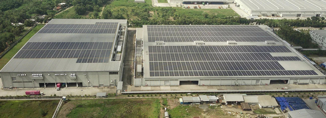 今回稼働開始した太陽光発電設備(右)と2024年稼働の太陽光発電設備(左)(出所:花王)