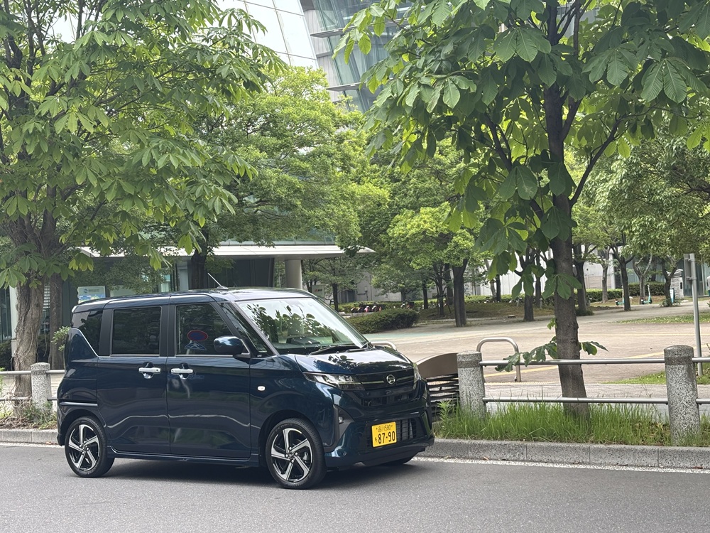 都心で試乗したダイハツ新型「ムーヴ」（筆者撮影）