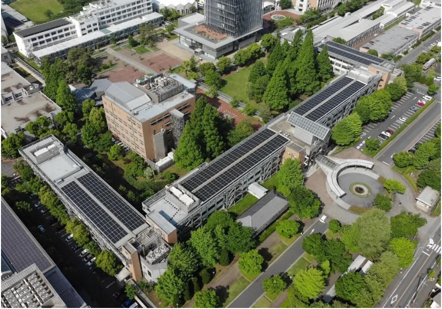 日本工業大学埼玉キャンパス内の本館屋上発電所(出所:西松建設)