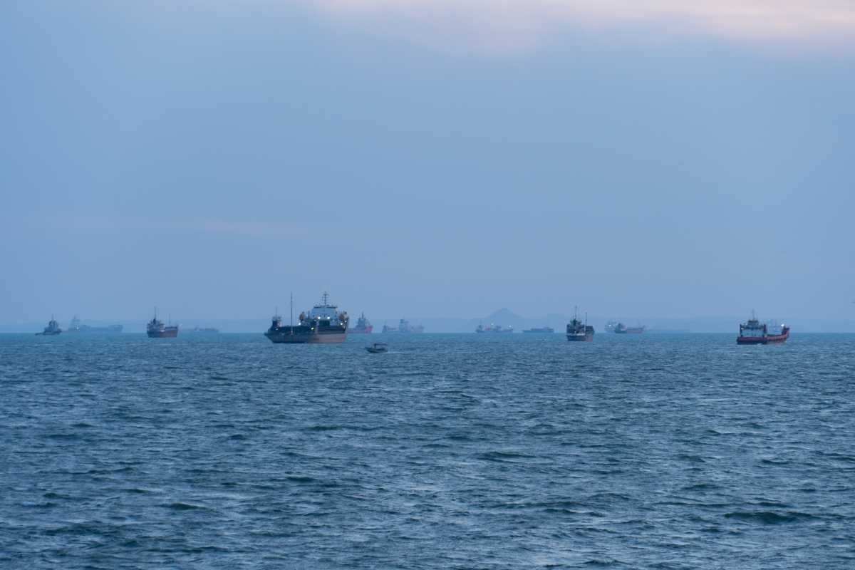 イスラエルとイランの軍事衝突によりホルムズ海峡が封鎖されれば、日本の原油調達に大きな影響を与える　画像はイメージです（出所：PIXTA）