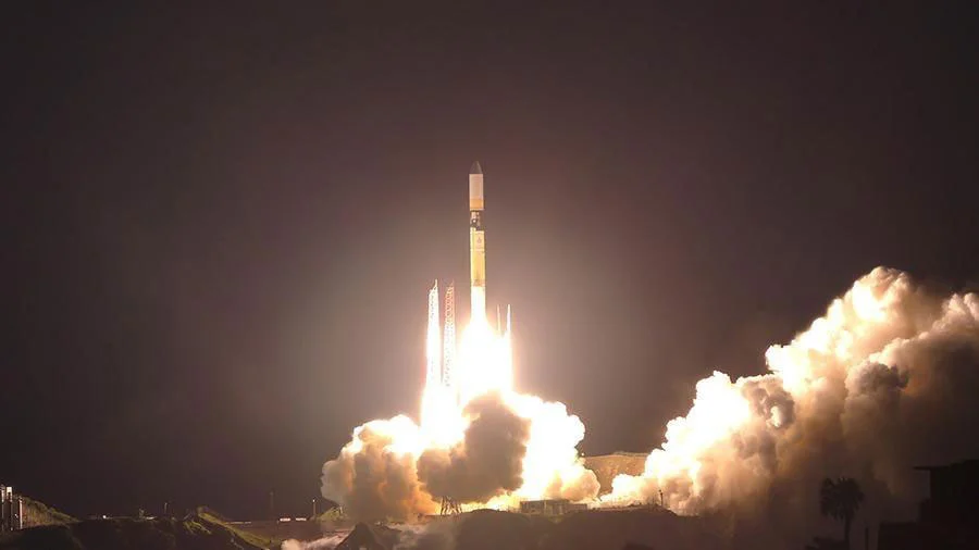 衛星を搭載したロケット打ち上げの様子(出所:三菱重工業)