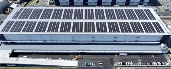 物流施設「ロジポート名古屋2」に設置された太陽光発電所「DREAM Solar 愛知岩塚」(出所:大和エネルギー)