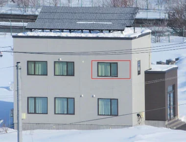 北海道電力の実証施設。※赤枠がペロブスカイト太陽電池の設置箇所(出所:三菱HCキャピタル)