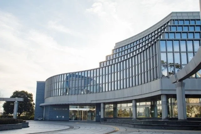再エネ電力の活用を開始する「市原市中央図書館」（出所：コスモエネルギーホールディングス）
