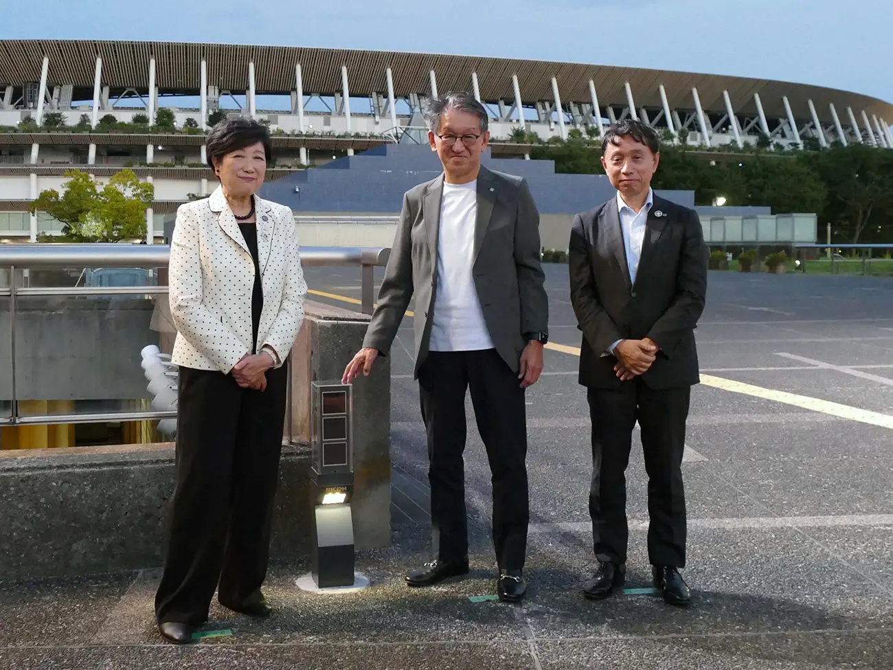 東京都知事による現場視察の様子(出所:リコー)